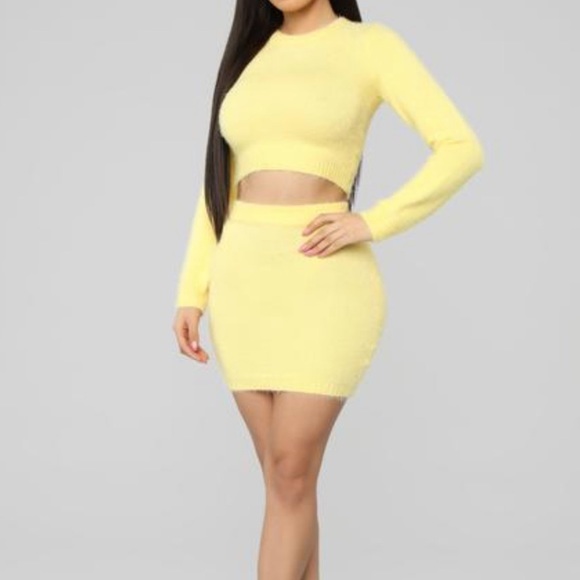• FASHION NOVA - yellow 2 piece set 🐥 - Picture 2 of 3